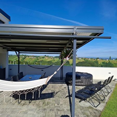 Villa Kuca Za Odmor Kodba à Strigova Extérieur photo