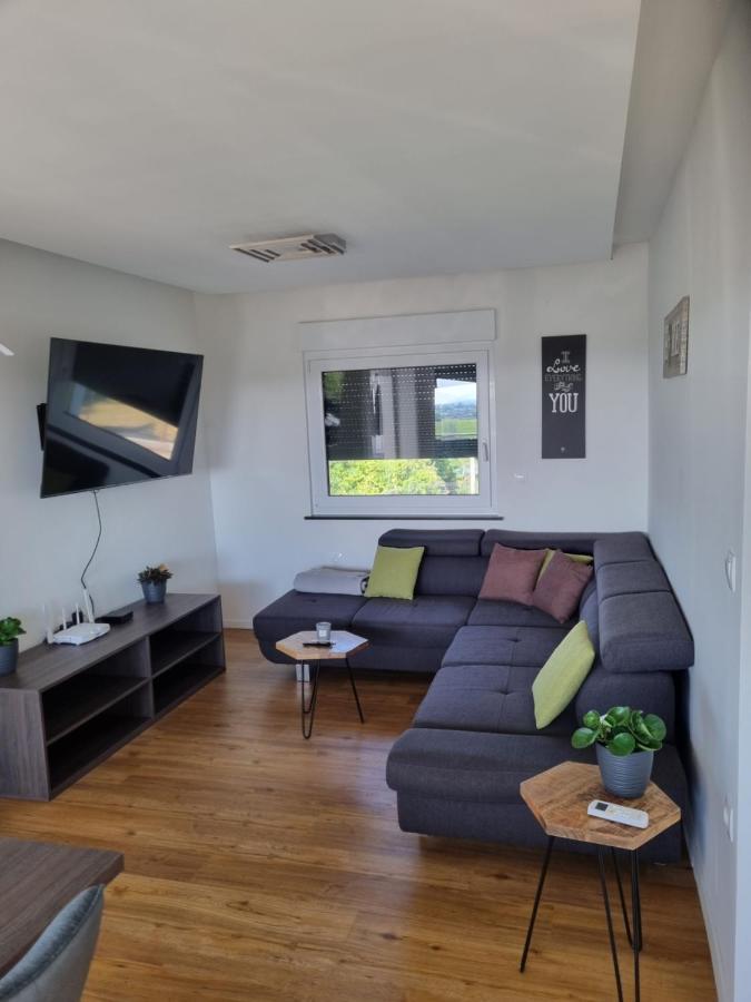 Villa Kuca Za Odmor Kodba à Strigova Extérieur photo