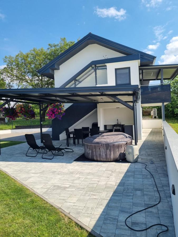 Villa Kuca Za Odmor Kodba à Strigova Extérieur photo